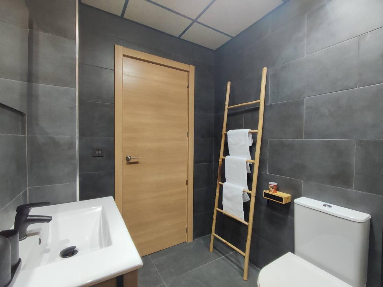 Ohana Home 1 Малага Экстерьер фото